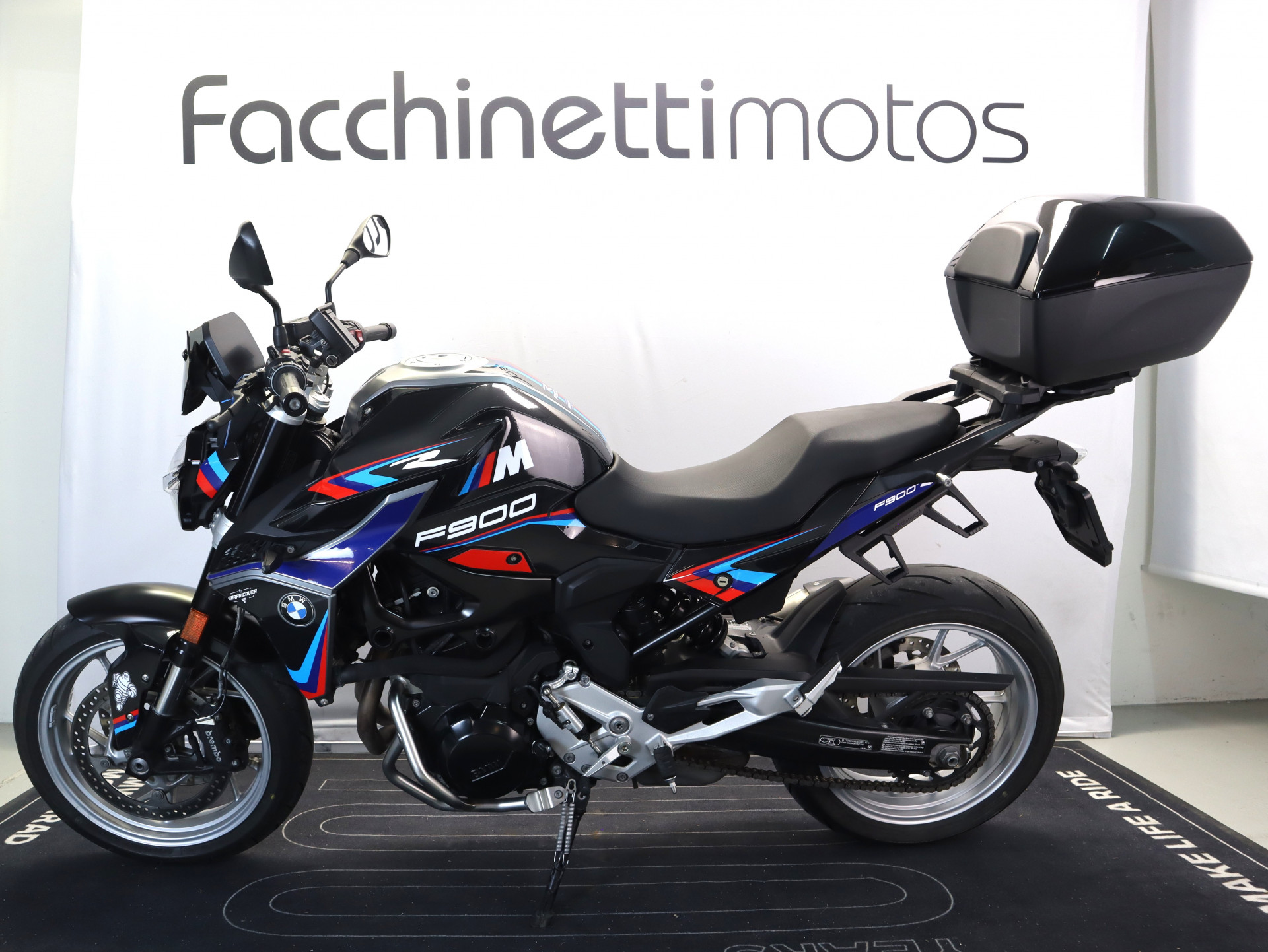 BMW F 900 R-image-1