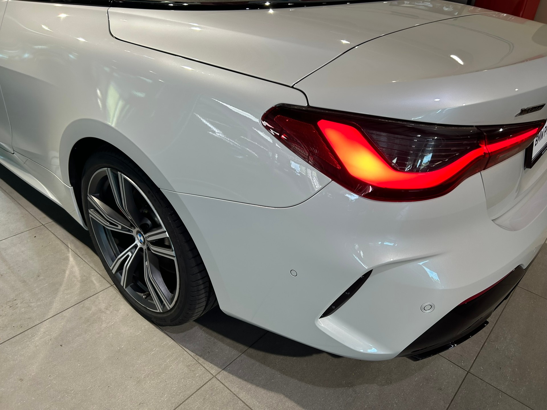 BMW M440i xDrive 48V Cabriolet Steptronic-image-25