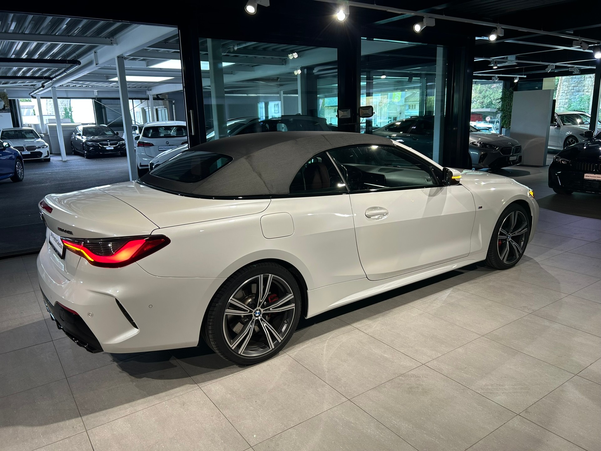 BMW M440i xDrive 48V Cabriolet Steptronic-image-21