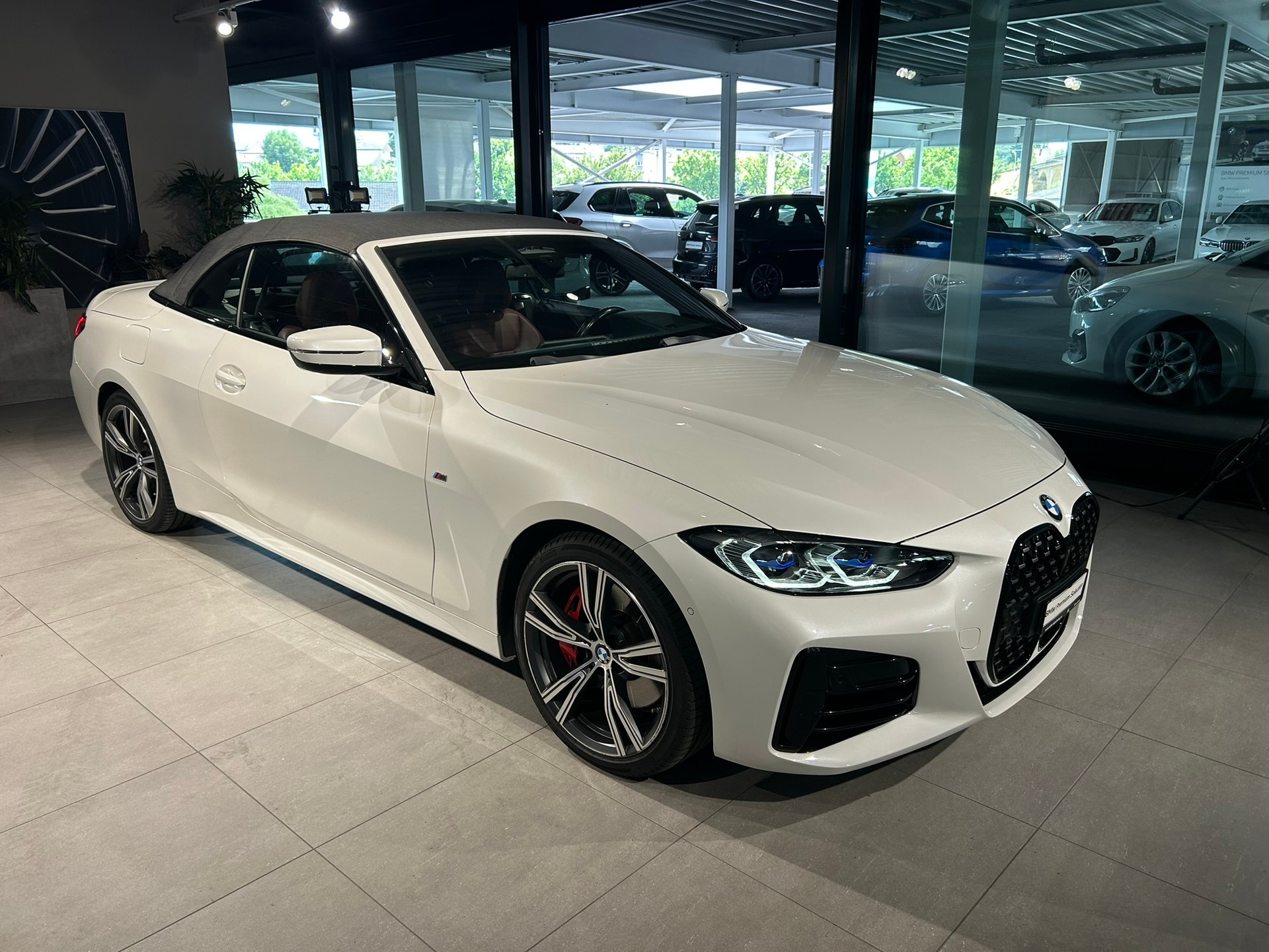 BMW M440i xDrive 48V Cabriolet Steptronic-image-9