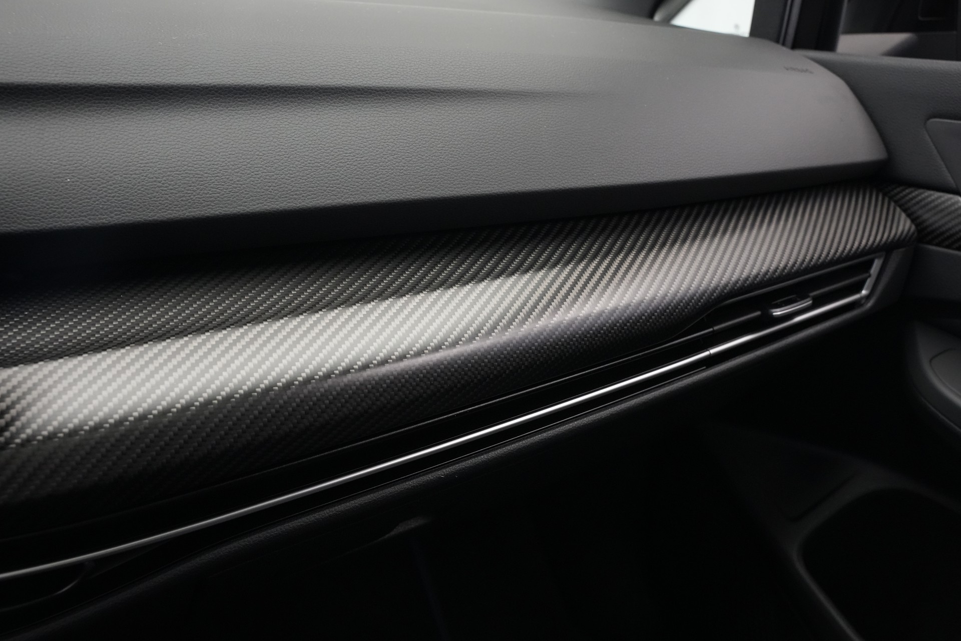 VW Golf 2.0 TSI R DSG 4 Motion *CH-Fahrzeug* *Werksgarantie* *Leder*-image-23