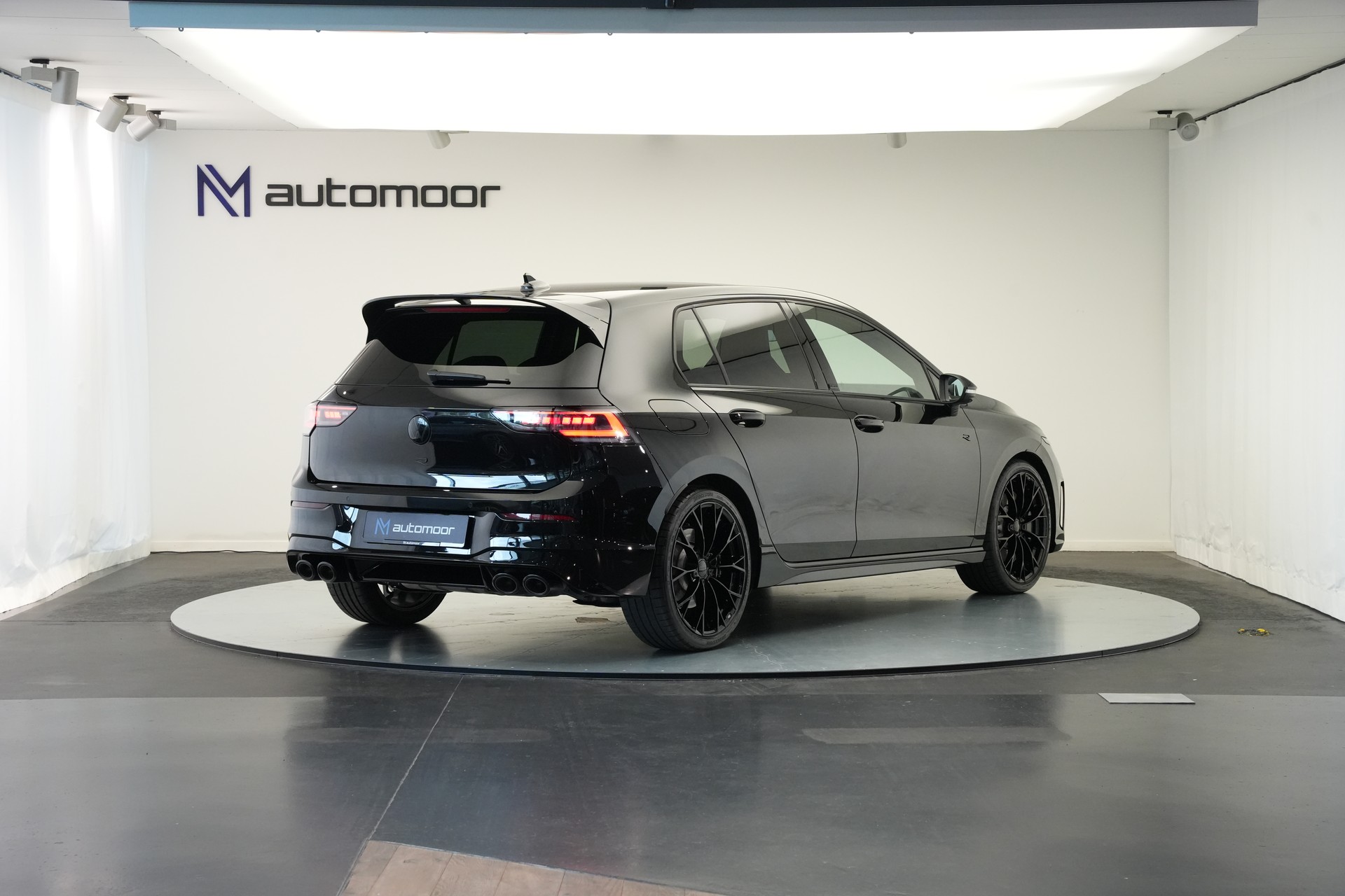 VW Golf 2.0 TSI R DSG 4 Motion *CH-Fahrzeug* *Werksgarantie* *Leder*-image-5