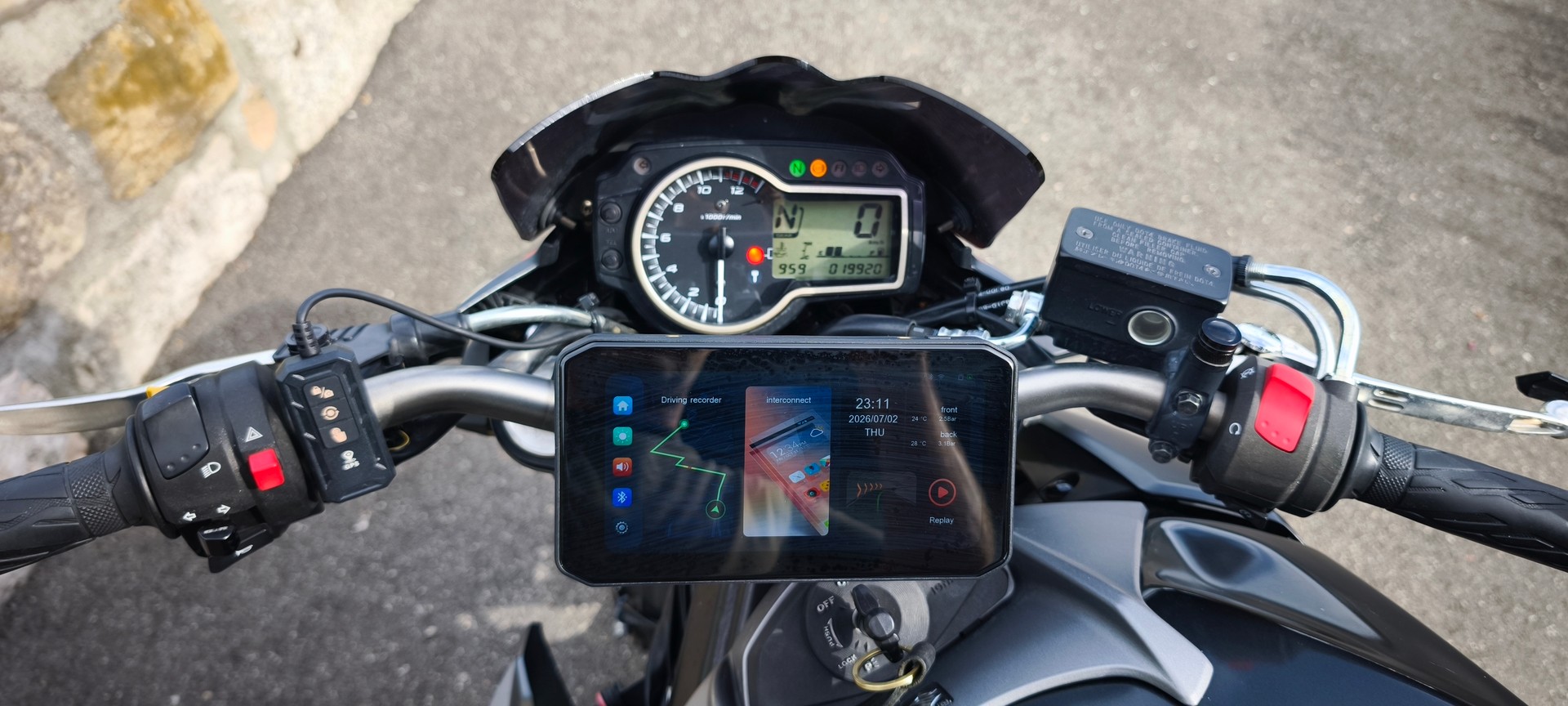 SUZUKI GSR 750 ABS Yoshimura-image-5