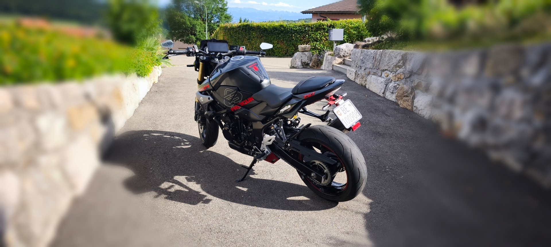 SUZUKI GSR 750 ABS Yoshimura-image-3