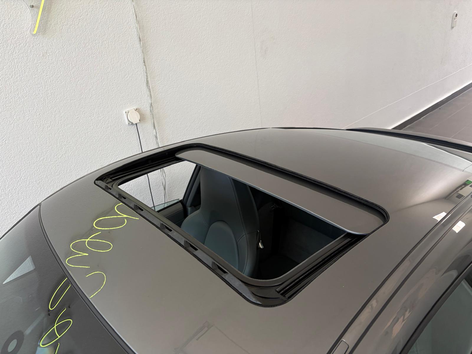 PORSCHE 911 Carrera S-showroom-element-1