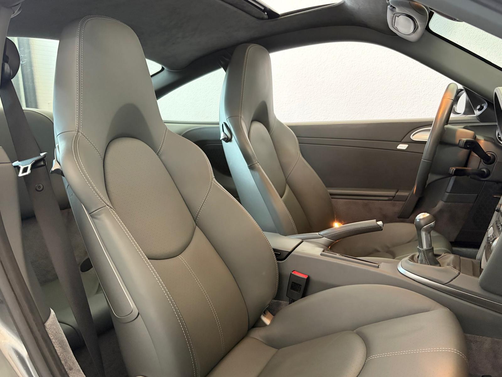 PORSCHE 911 Carrera S-image-15