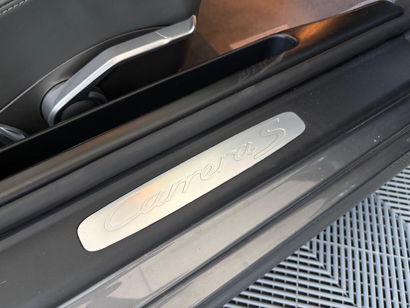 PORSCHE 911 Carrera S-image-16