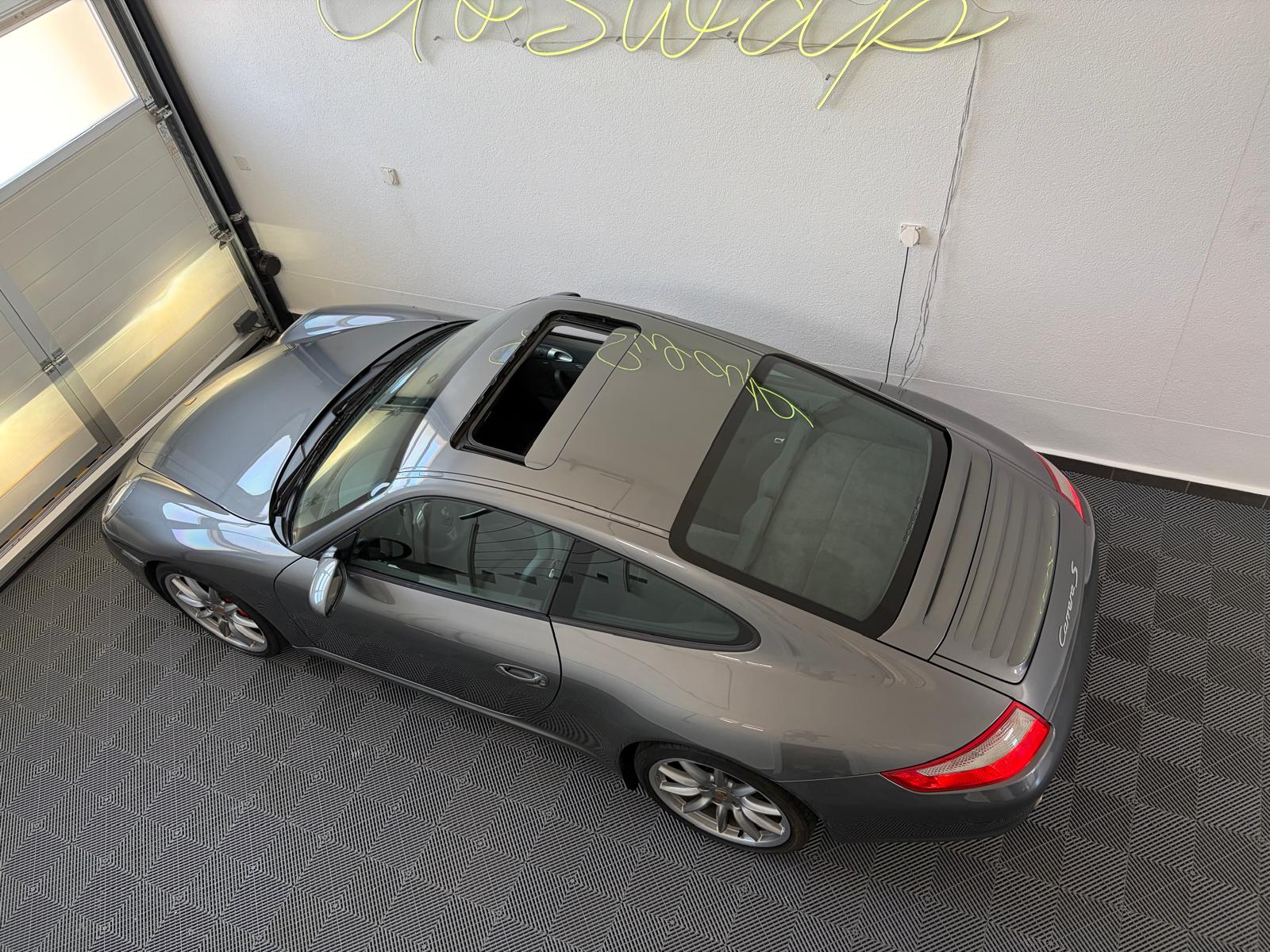 PORSCHE 911 Carrera S-image-7