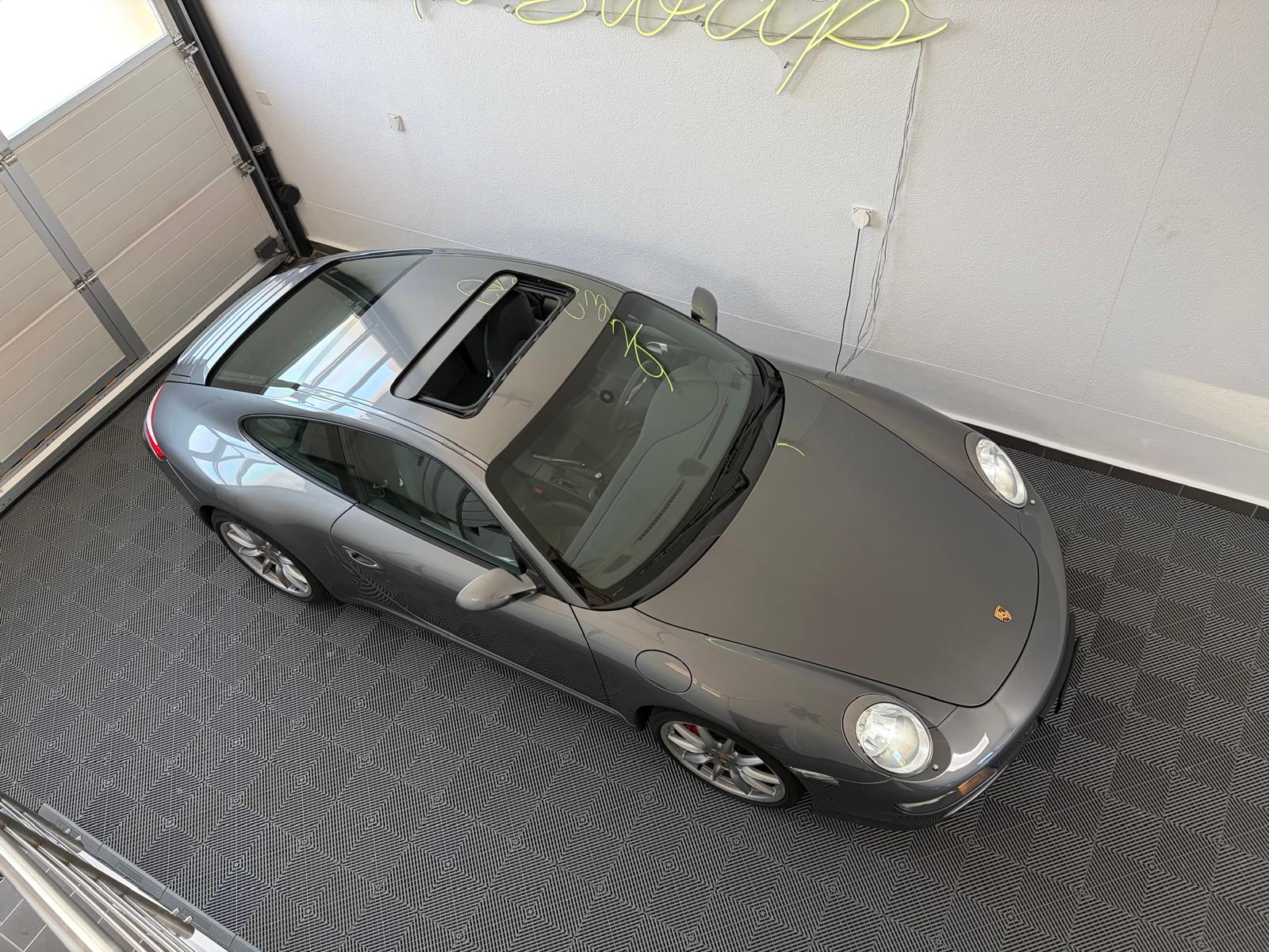 PORSCHE 911 Carrera S-image-6