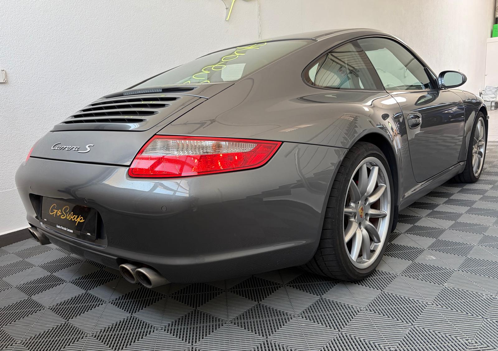 PORSCHE 911 Carrera S-image-9