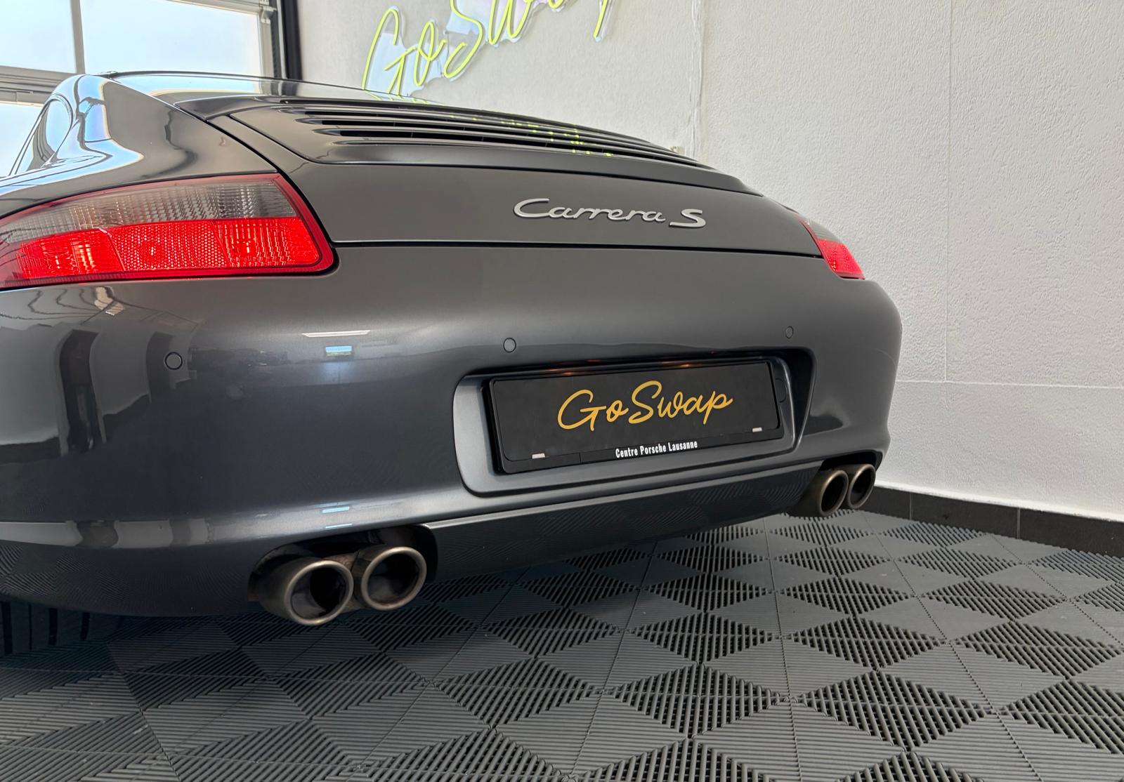 PORSCHE 911 Carrera S-image-11