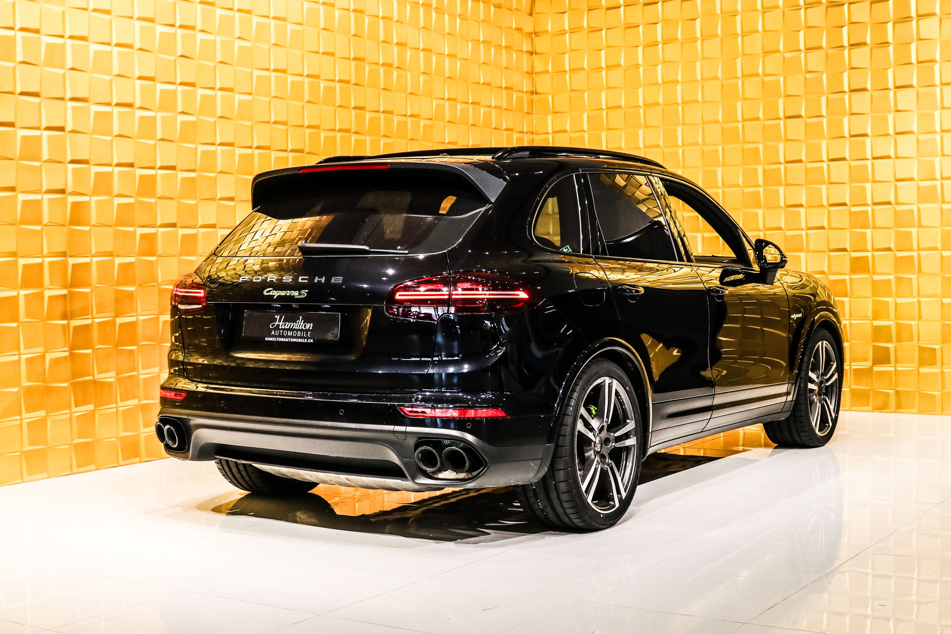 PORSCHE Cayenne S E-Hybrid-image-5