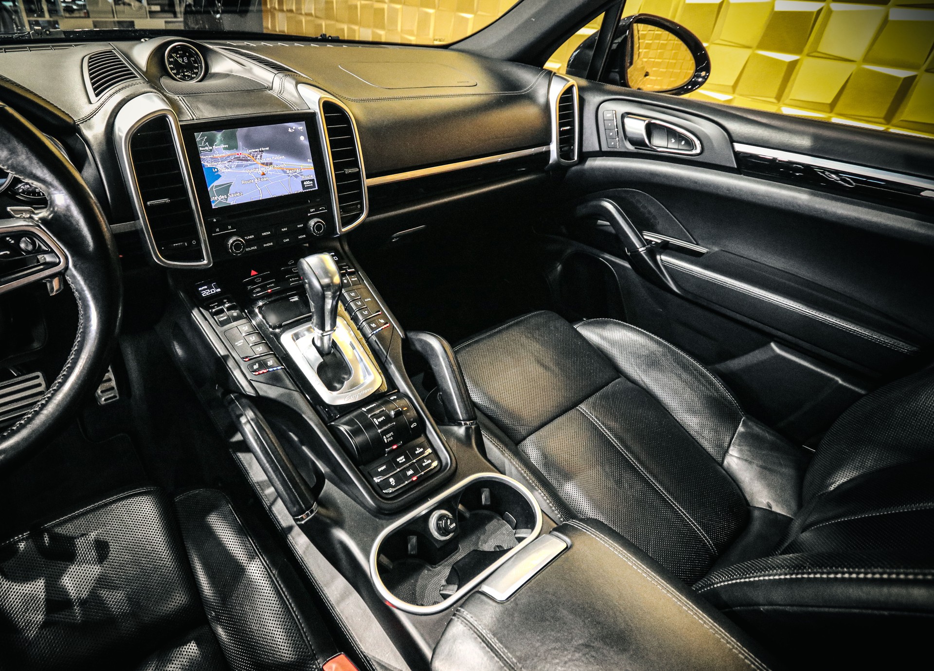 PORSCHE Cayenne S E-Hybrid-image-15