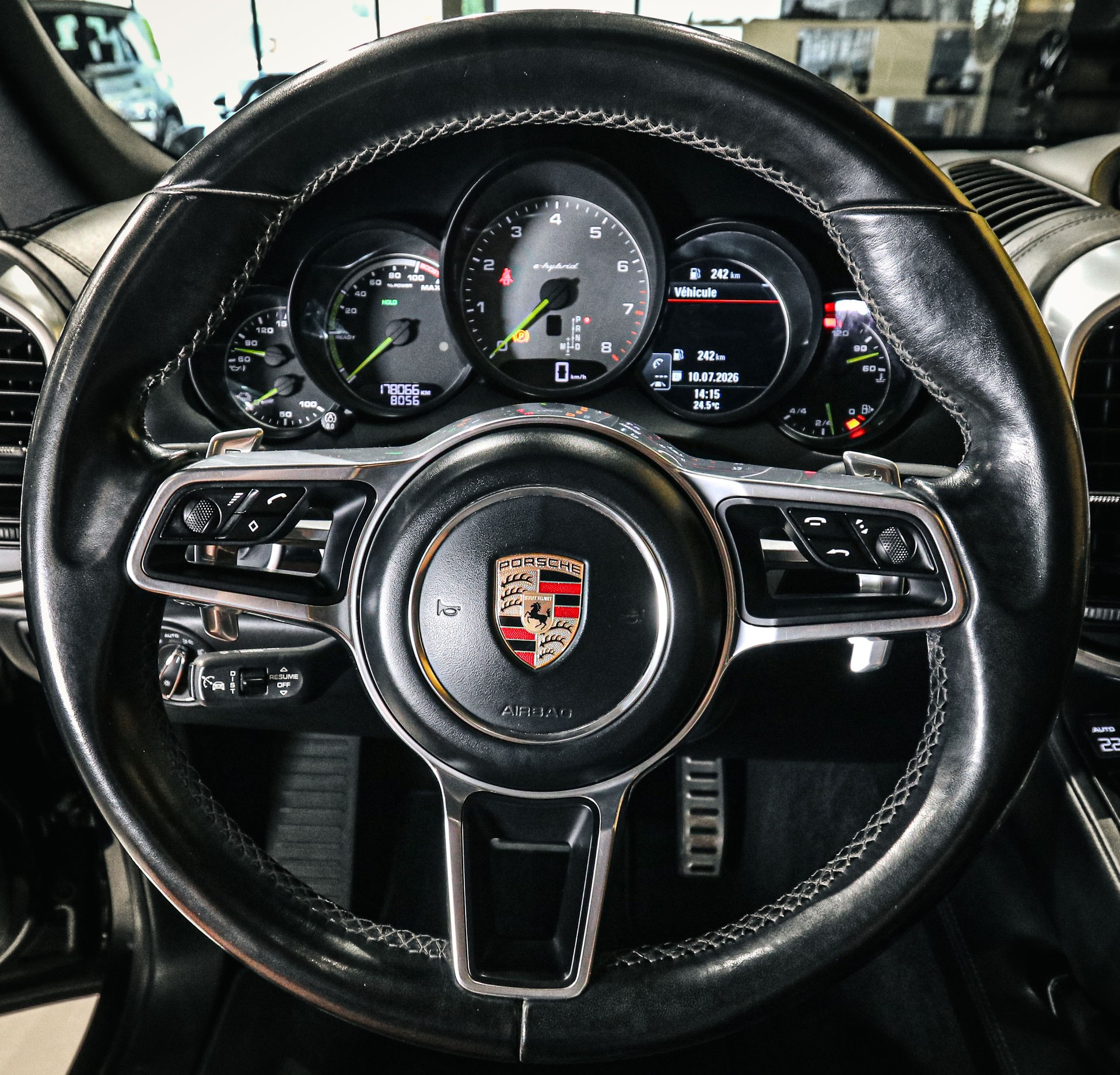 PORSCHE Cayenne S E-Hybrid-image-13