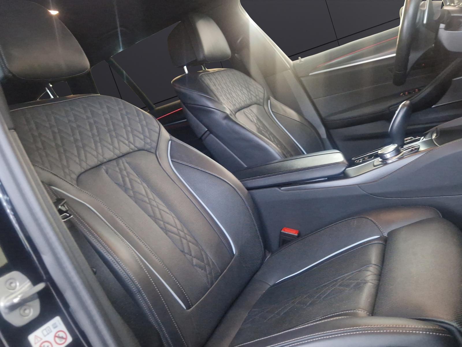 BMW 530d xDrive SAG Touring-image-16