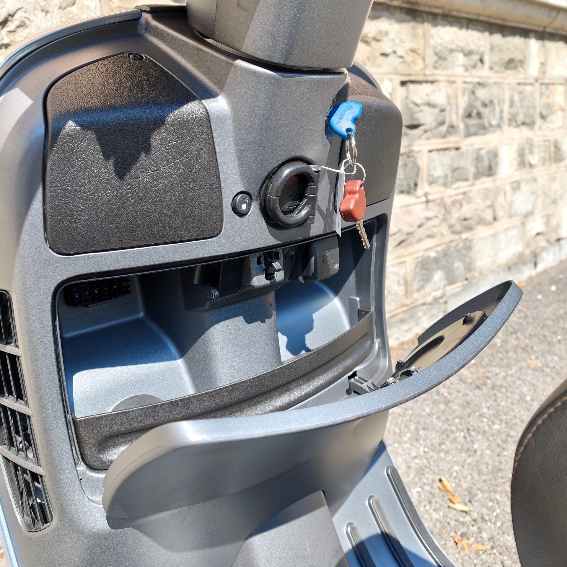 PIAGGIO Vespa GTS Super 300 i.e Sport-image-5