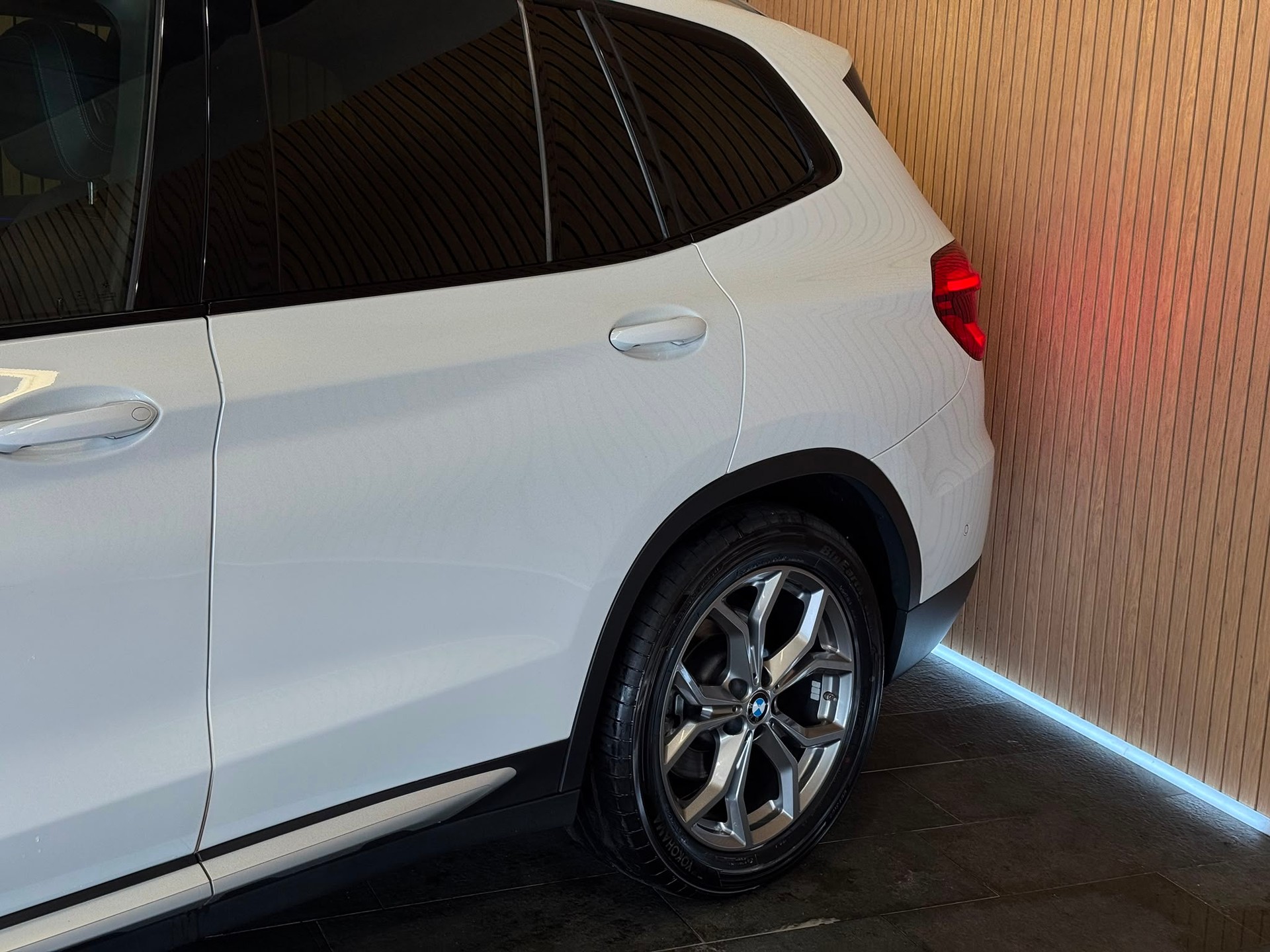 BMW X3 xDrive 30d xLine Steptronic-showroom-element-3