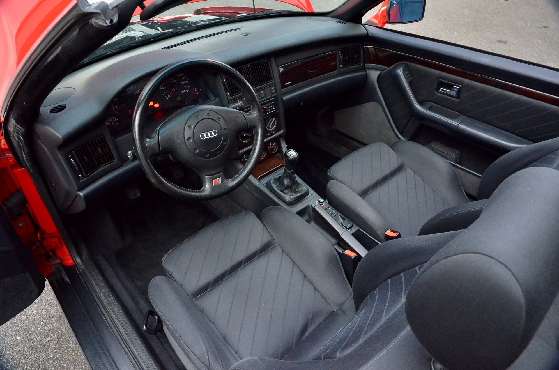 AUDI Cabriolet 2.8 E-showroom-element-3