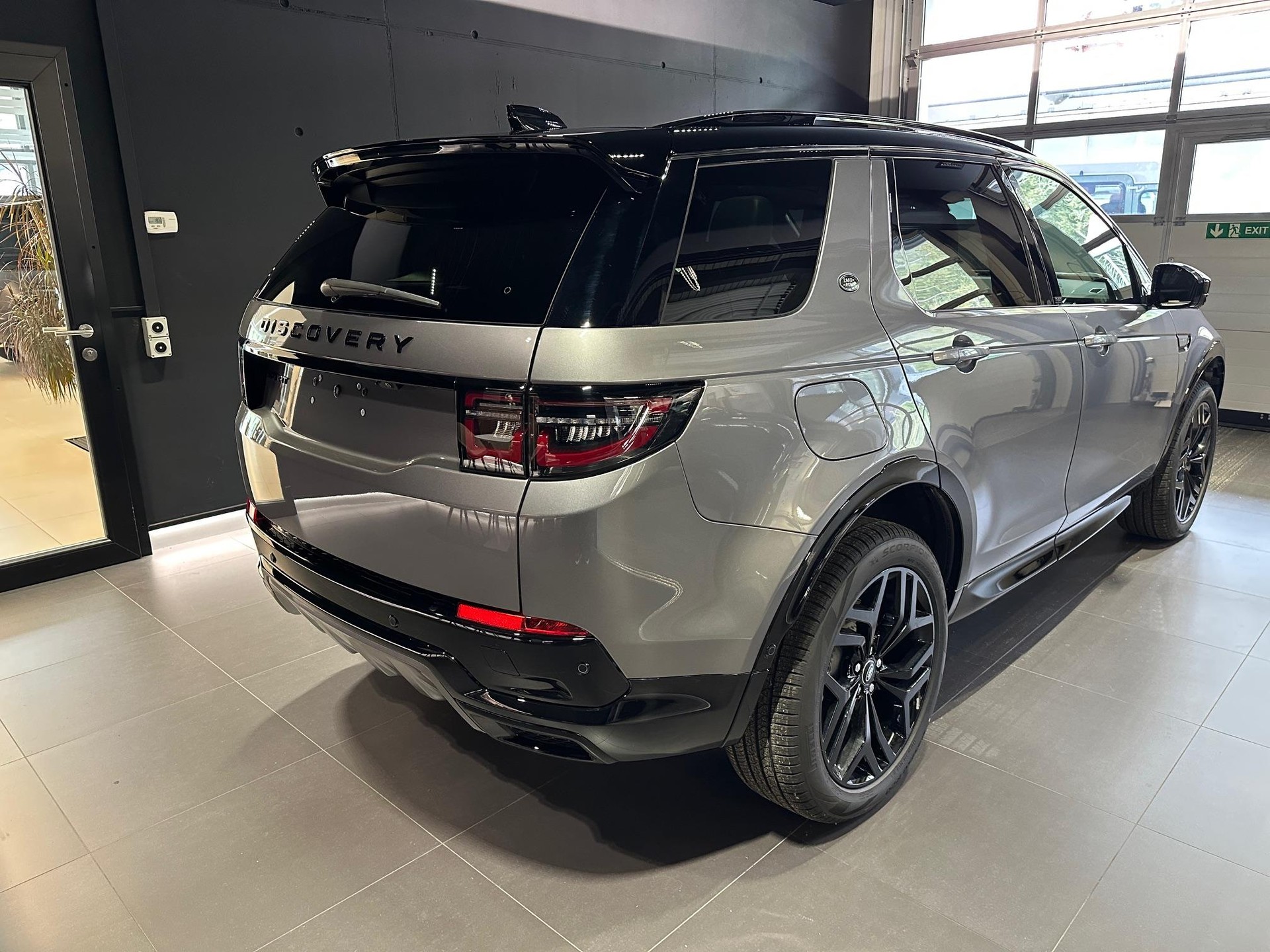 LAND ROVER Discovery Sport 1.5 T 270e Landmark-showroom-element-2