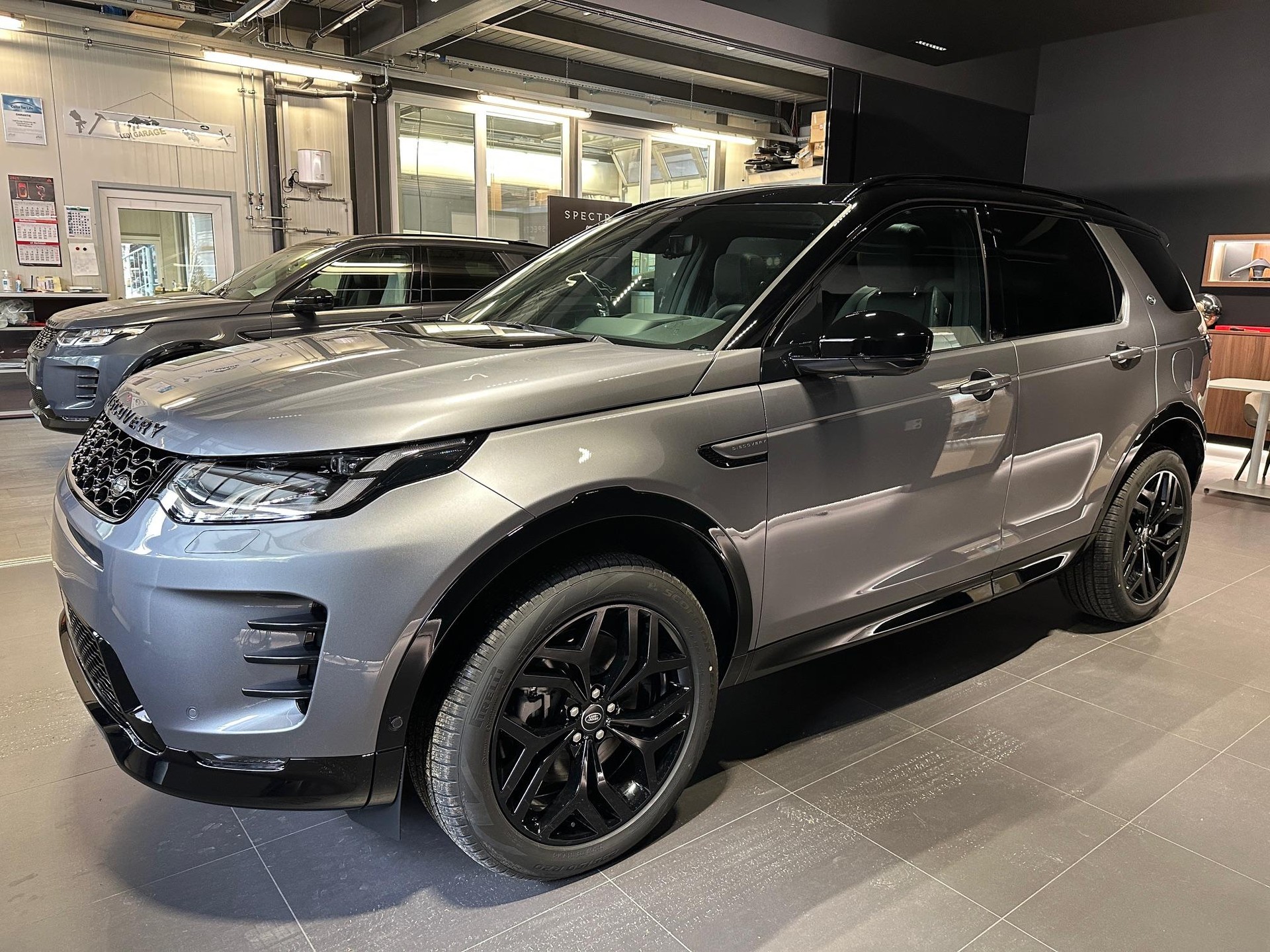 LAND ROVER Discovery Sport 1.5 T 270e Landmark-image-5