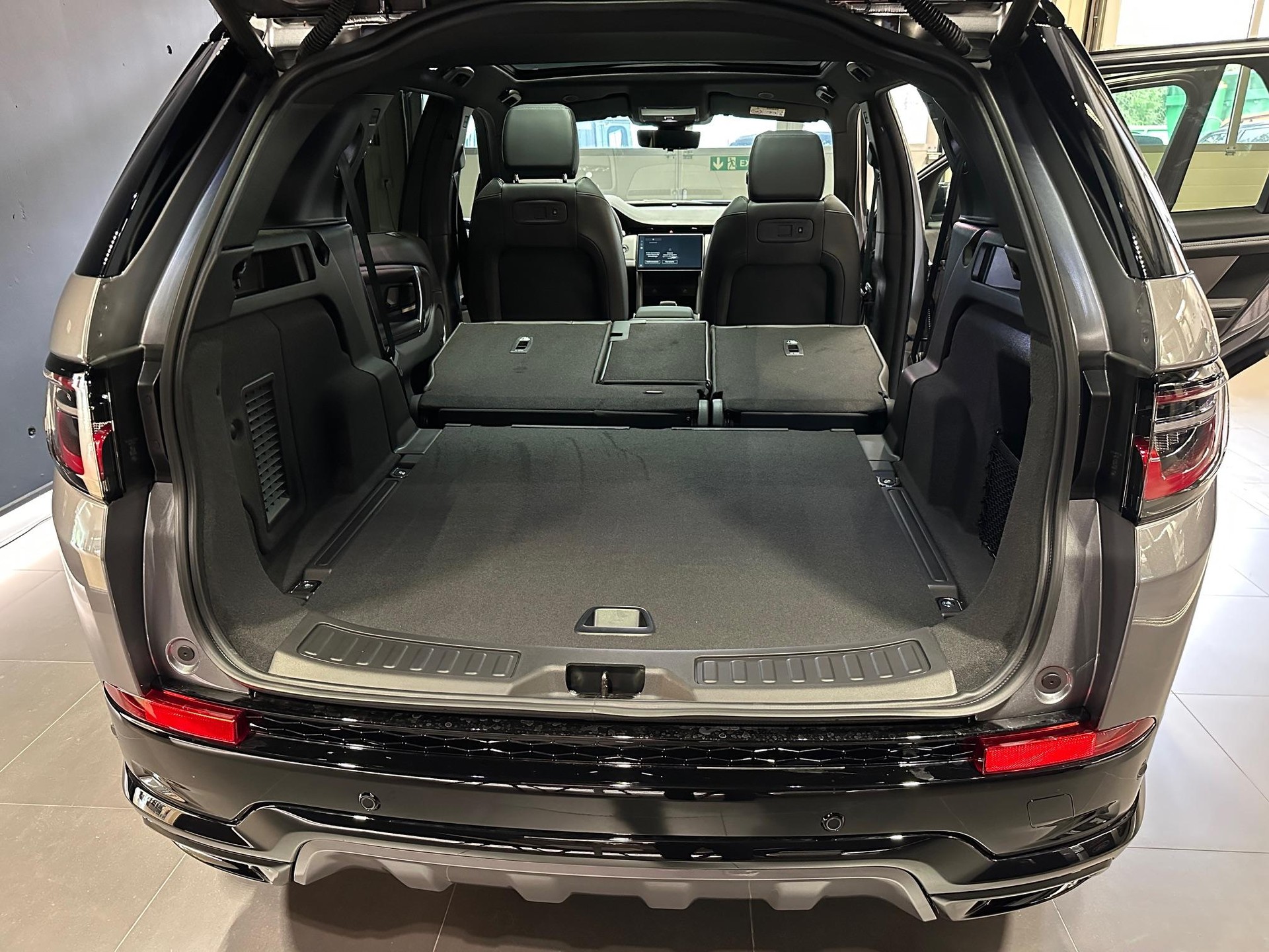 LAND ROVER Discovery Sport 1.5 T 270e Landmark-image-13
