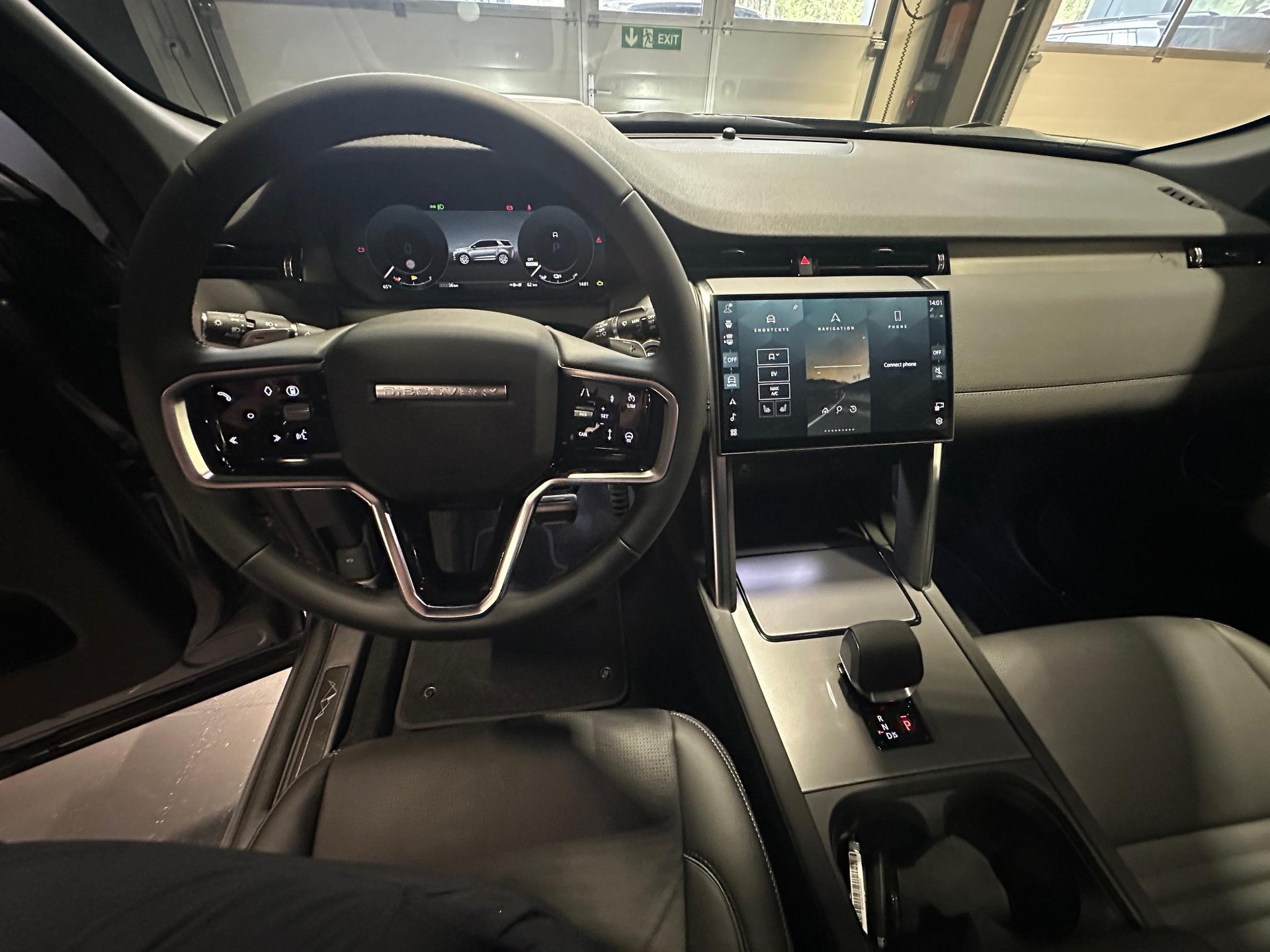 LAND ROVER Discovery Sport 1.5 T 270e Landmark-image-16