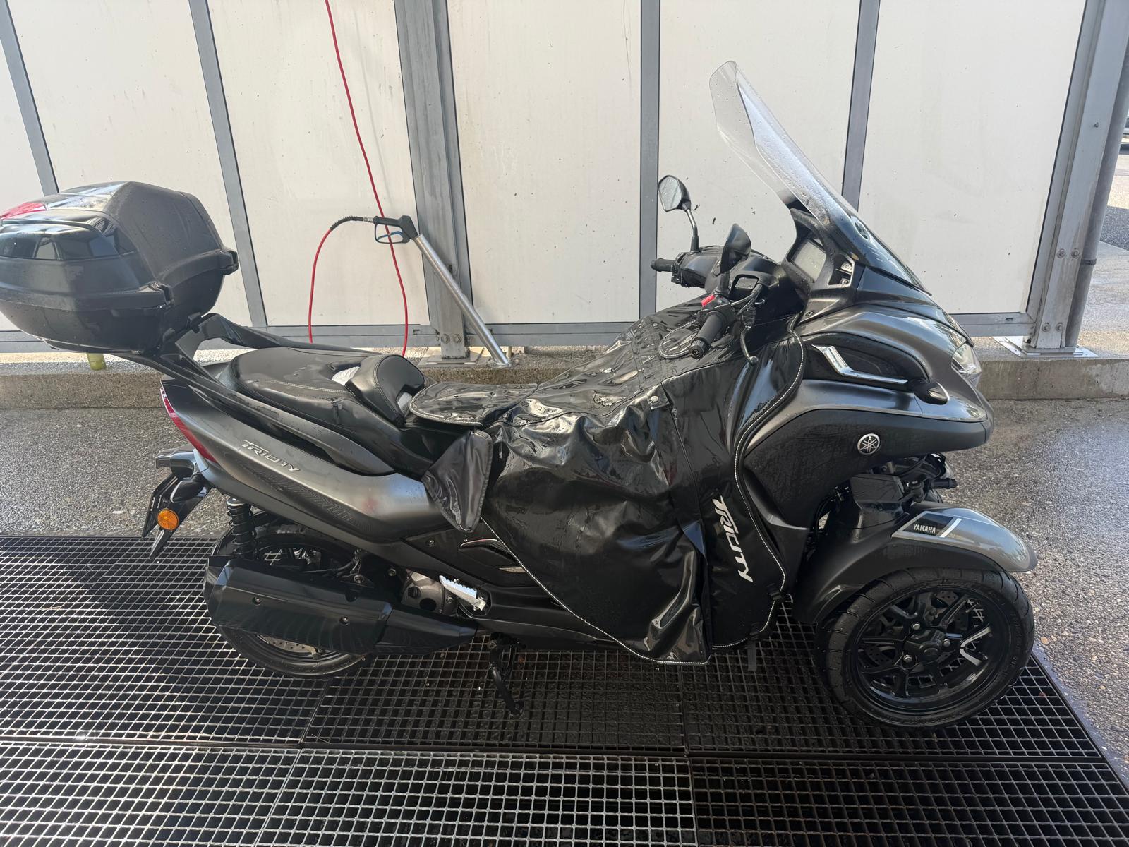 YAMAHA Tricity MW 300 ABS-image-1
