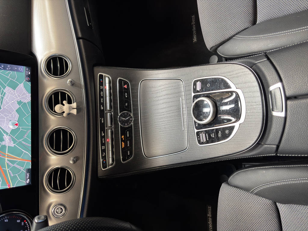 MERCEDES-BENZ E 220 d-image-11