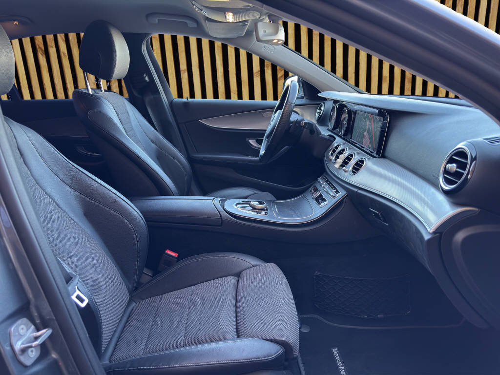 MERCEDES-BENZ E 220 d-image-4