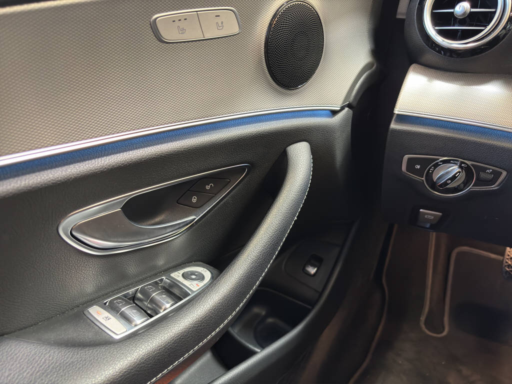 MERCEDES-BENZ E 220 d-image-12