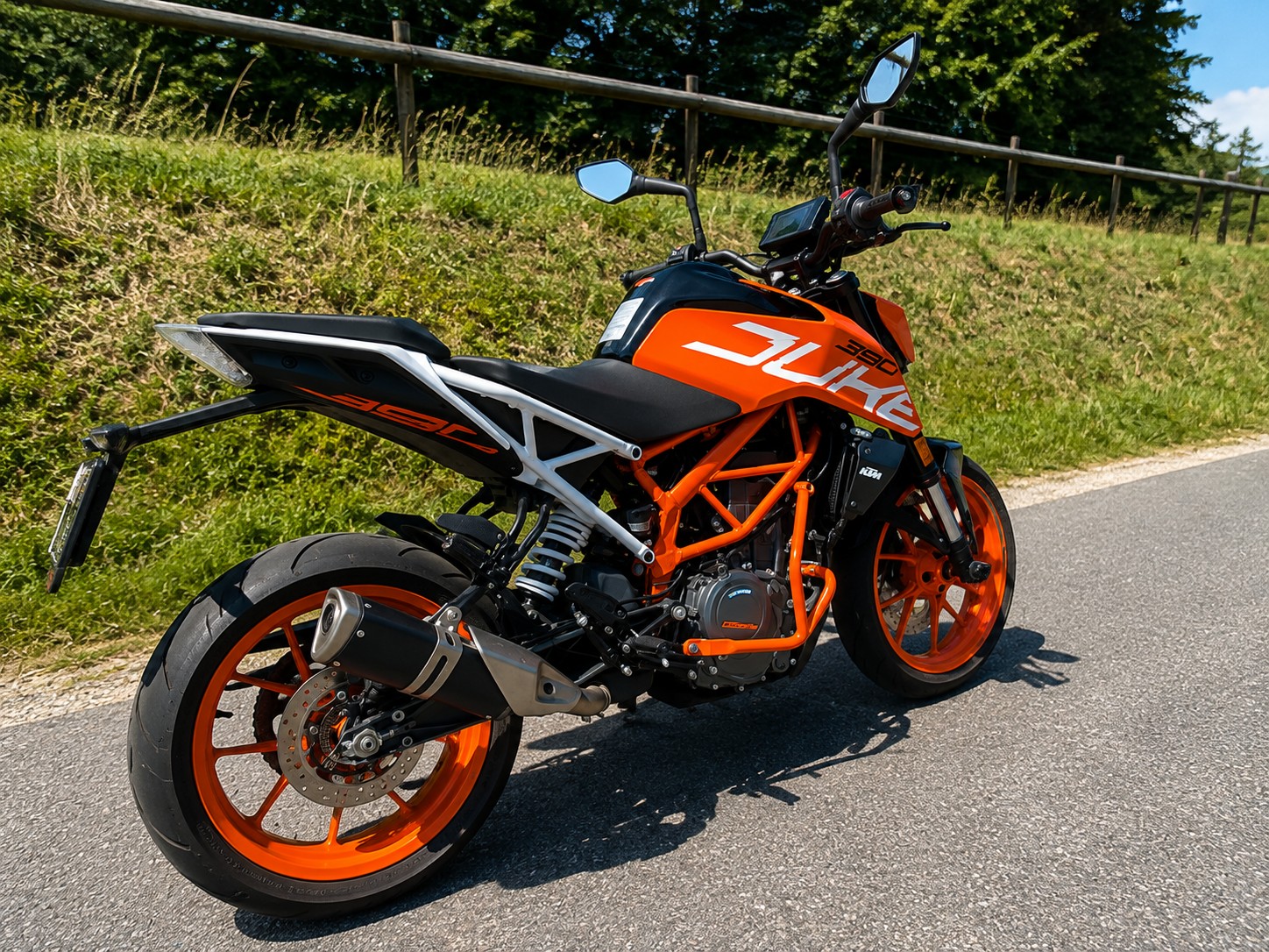 KTM 390 Duke ABS-image-2