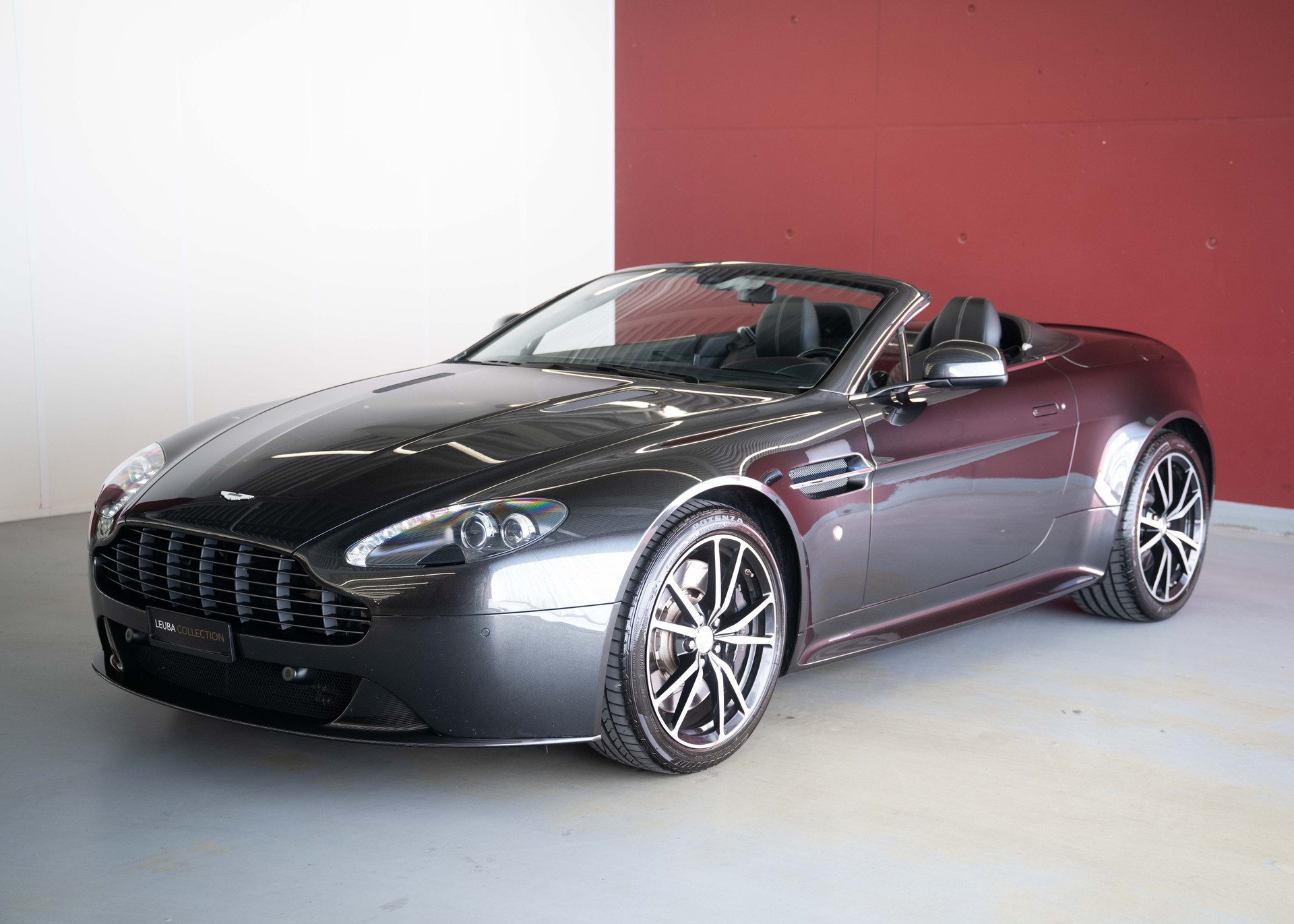 ASTON MARTIN V8 Vantage 4.7 S Roadster SP10 (Limited Edition 1/161, Swiss car, beautiful condition, full Aston history)-image-5
