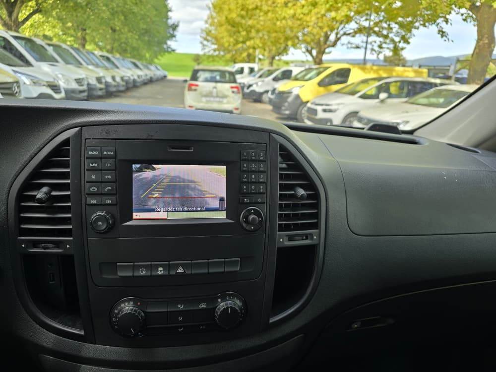 MERCEDES-BENZ Vito 114 BlueTEC L 7G-Tronic Euro 6 ** Lange Version mit Werkstatt Einrichtung ** Navi +RF-kamera **-image-9