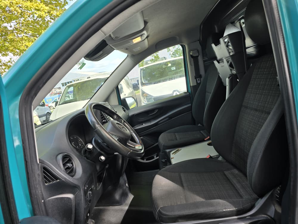 MERCEDES-BENZ Vito 114 BlueTEC L 7G-Tronic Euro 6 ** Lange Version mit Werkstatt Einrichtung ** Navi +RF-kamera **-image-11