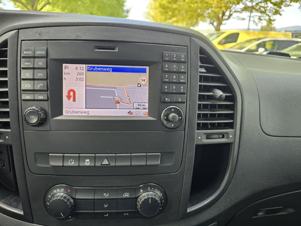 MERCEDES-BENZ Vito 114 BlueTEC L 7G-Tronic Euro 6 ** Lange Version mit Werkstatt Einrichtung ** Navi +RF-kamera **-image-8