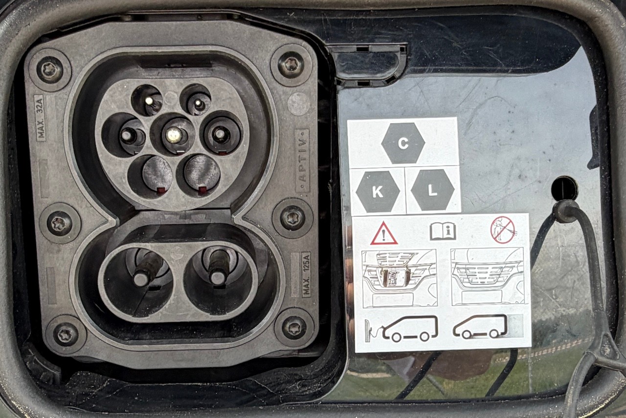 DACIA Spring Comfort Plus SCHNELLLADEOPTION CCS-image-27