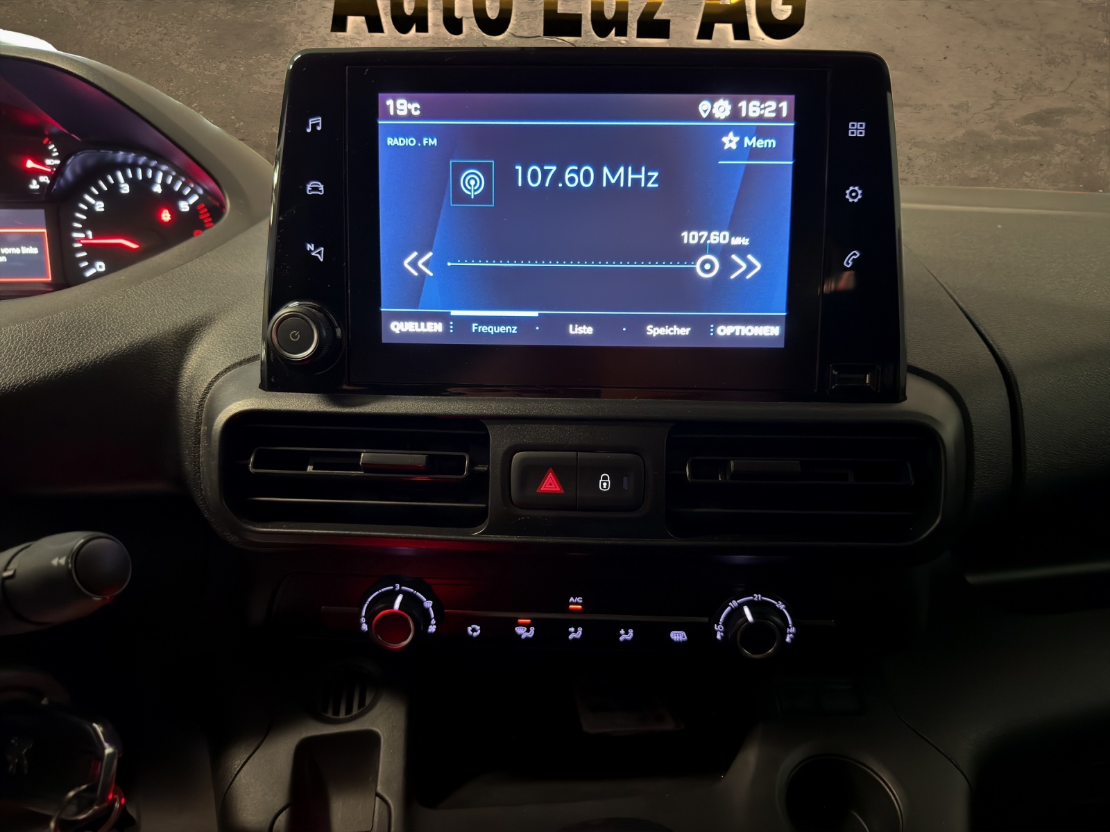 PEUGEOT 1.5 Blue HDi s/s Asphalt 1000kg-image-8