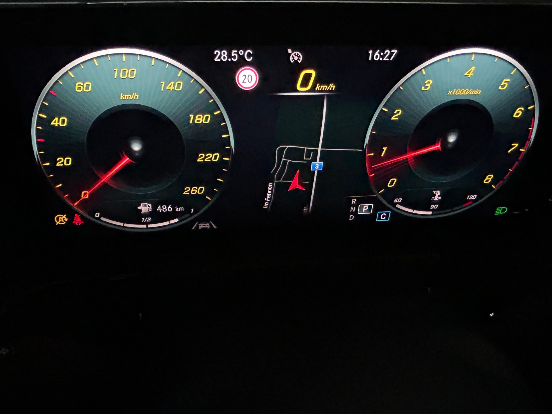 MERCEDES-BENZ GLA 250 4Matic AMG Line 8G-DCT-image-19