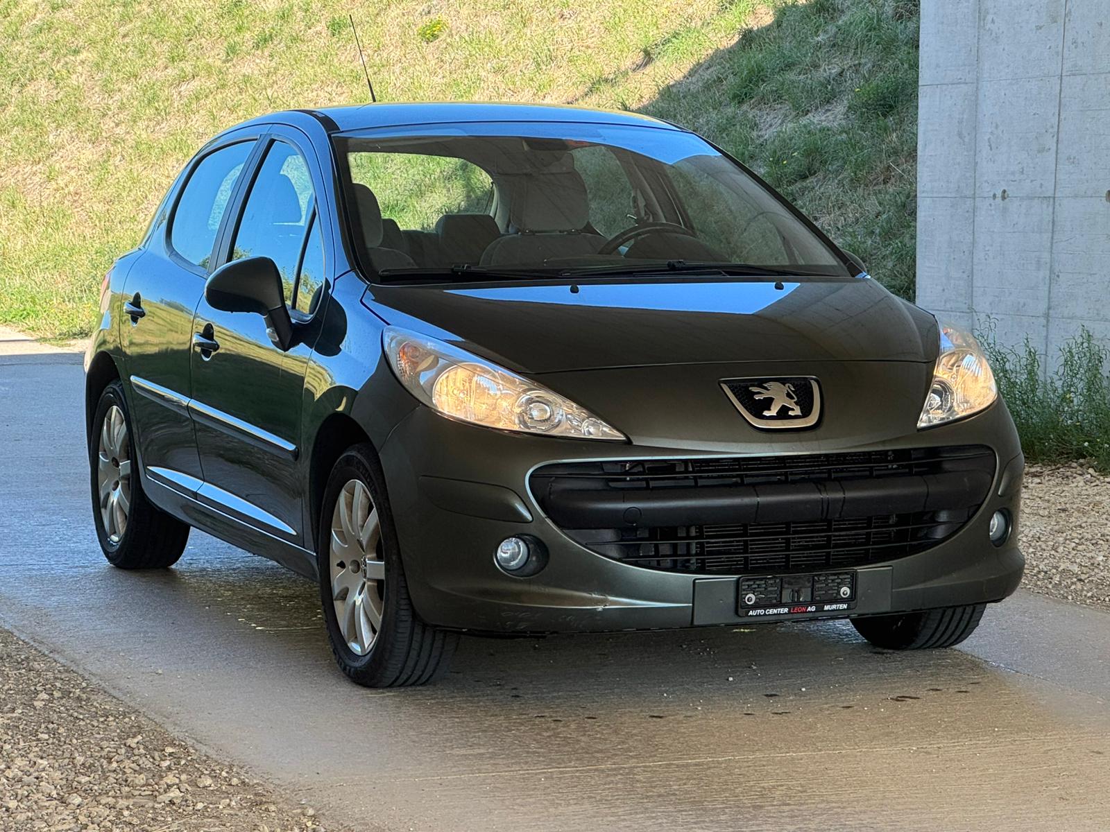 PEUGEOT 207 1.6 16V Sport Automatic-image-1