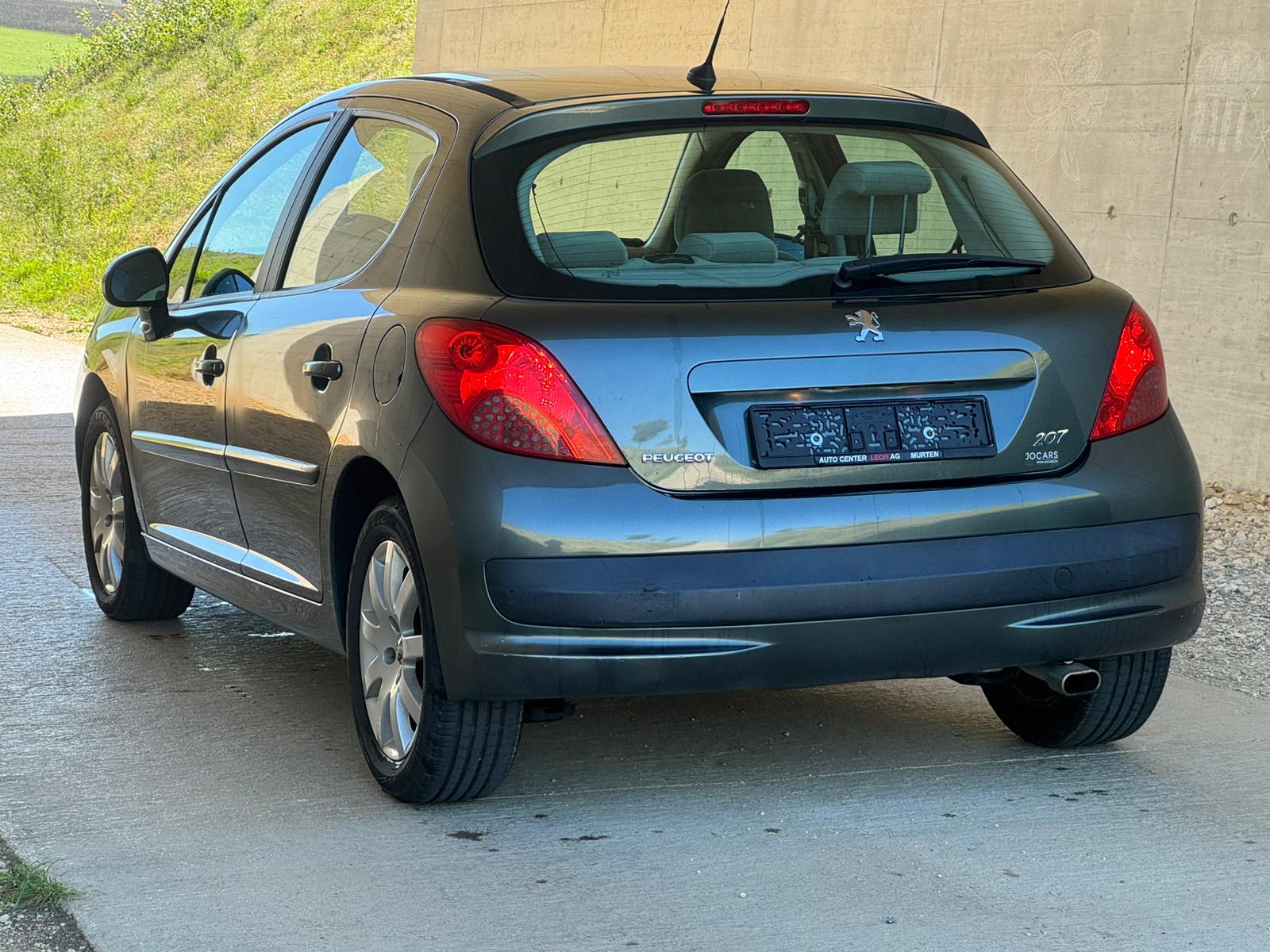 PEUGEOT 207 1.6 16V Sport Automatic-image-3