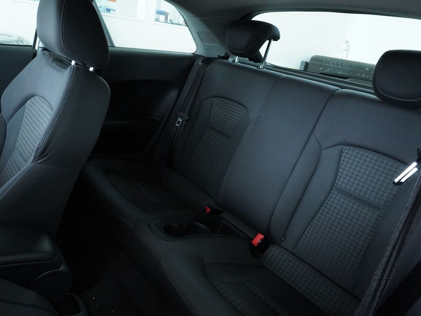 AUDI A1 1.4 TFSI Ambition-image-4