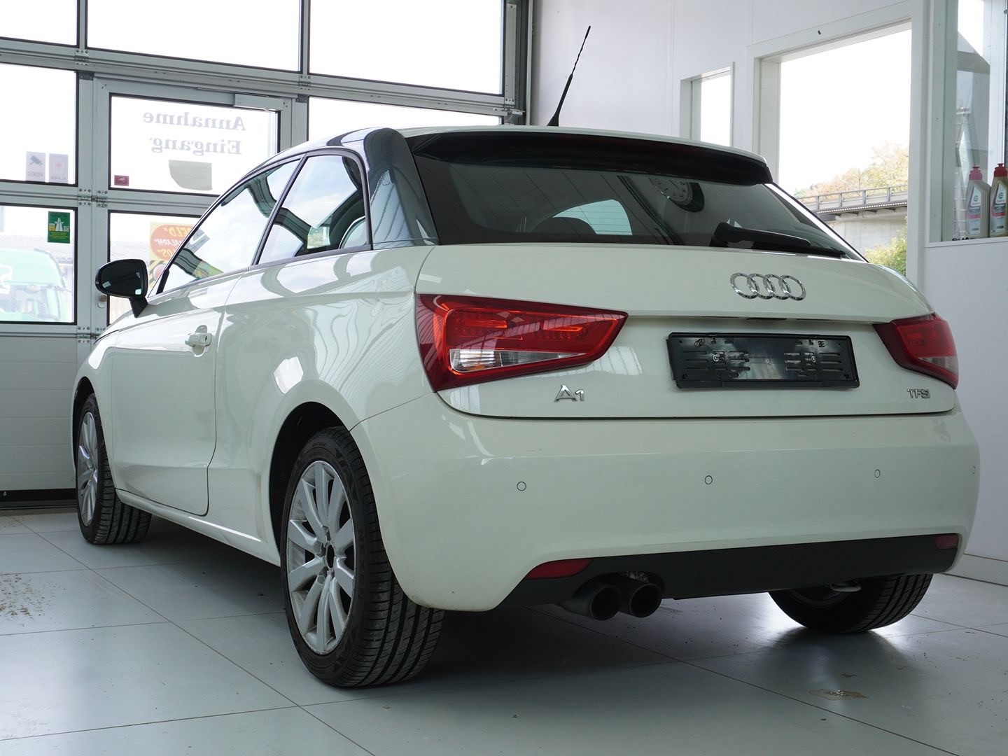 AUDI A1 1.4 TFSI Ambition-showroom-element-1