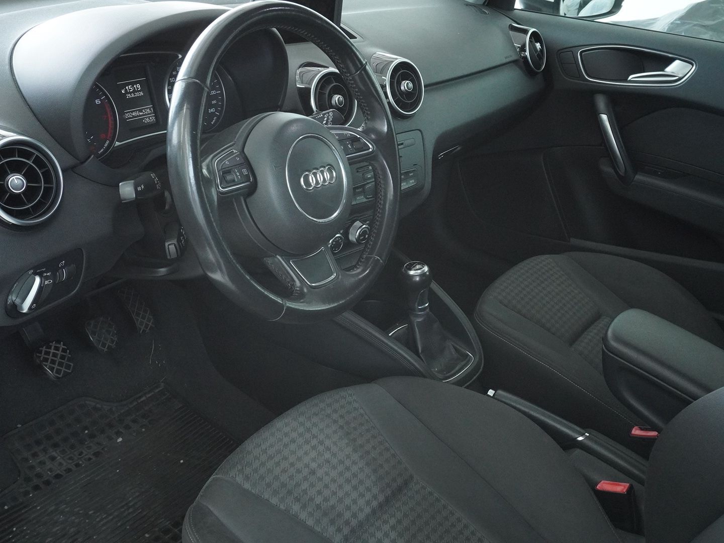 AUDI A1 1.4 TFSI Ambition-showroom-element-2