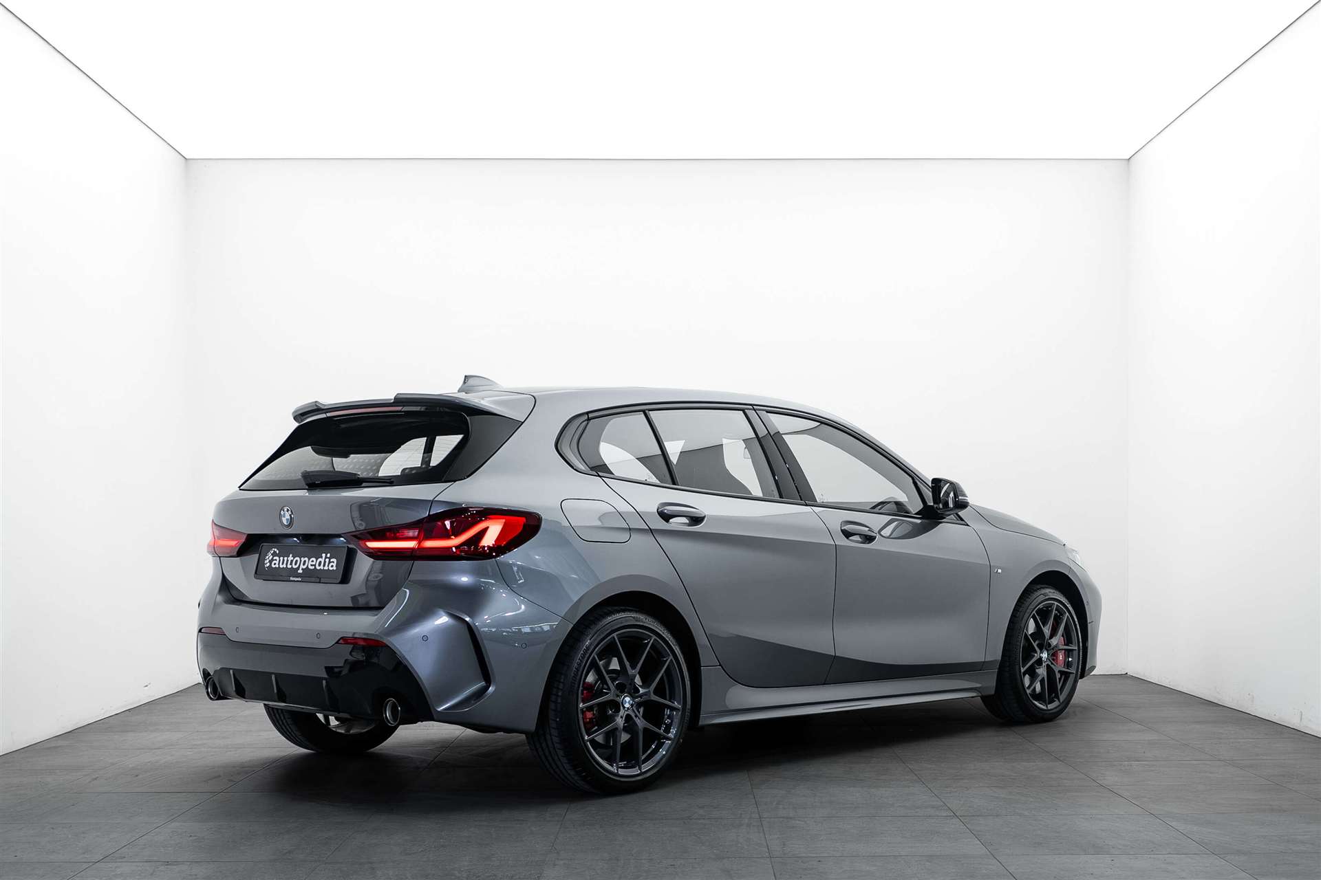 BMW 120d xDrive Steptronic M Sport Pro-showroom-element-2
