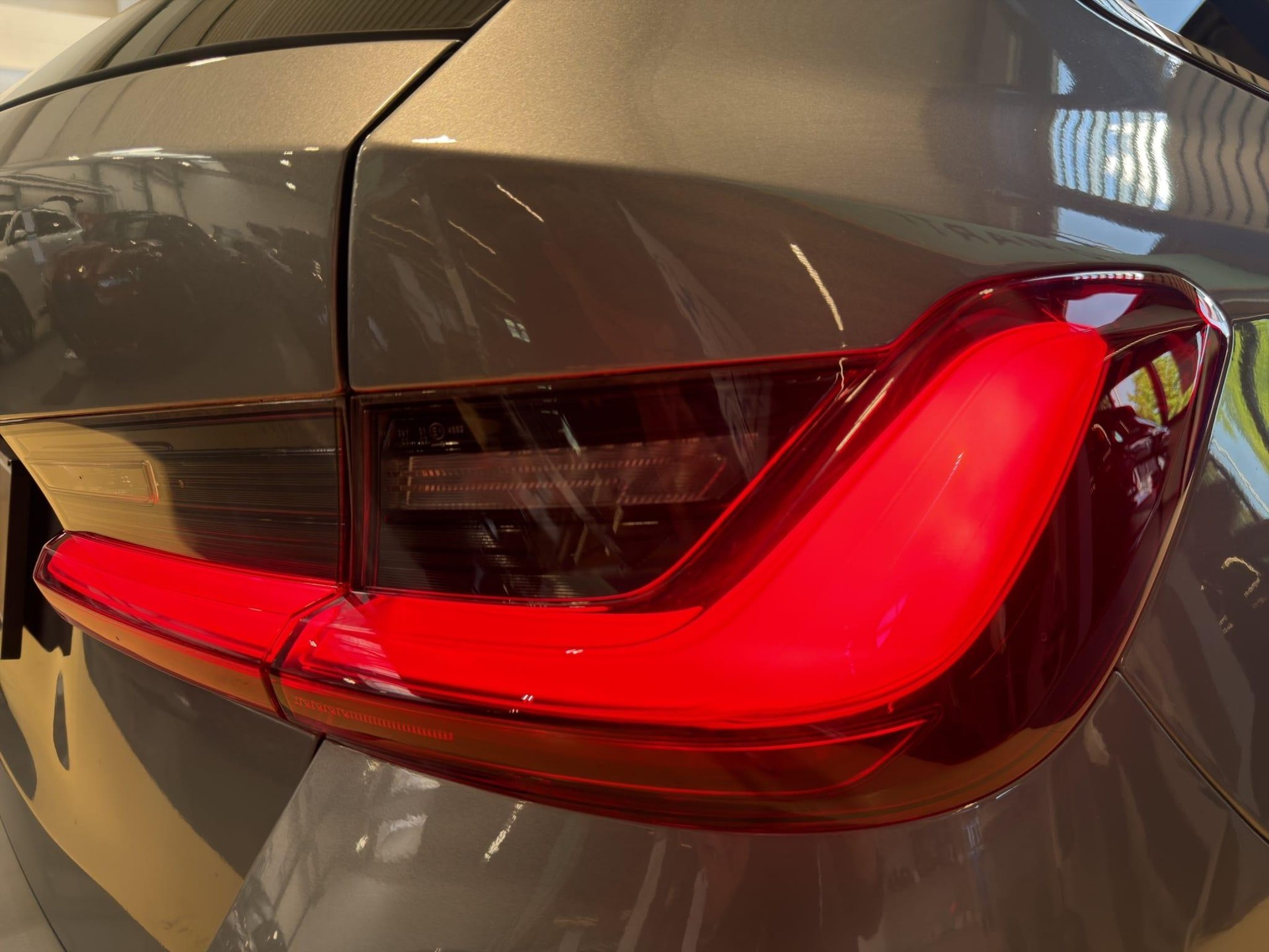 BMW 3er Reihe G21 Touring 320d xDrive-image-6
