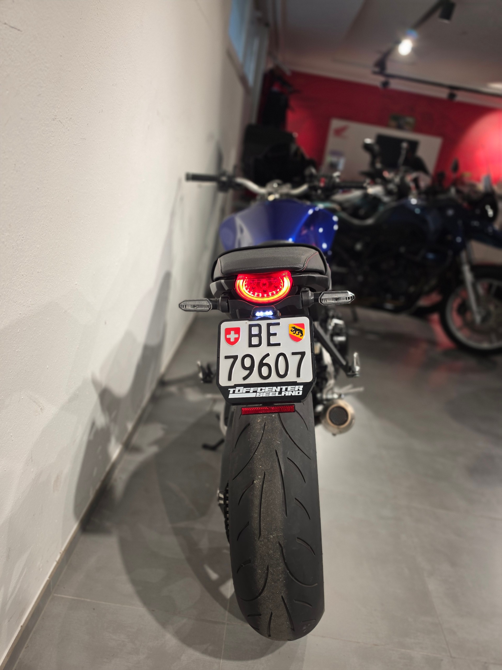HONDA CB 1000 R ABS-image-11