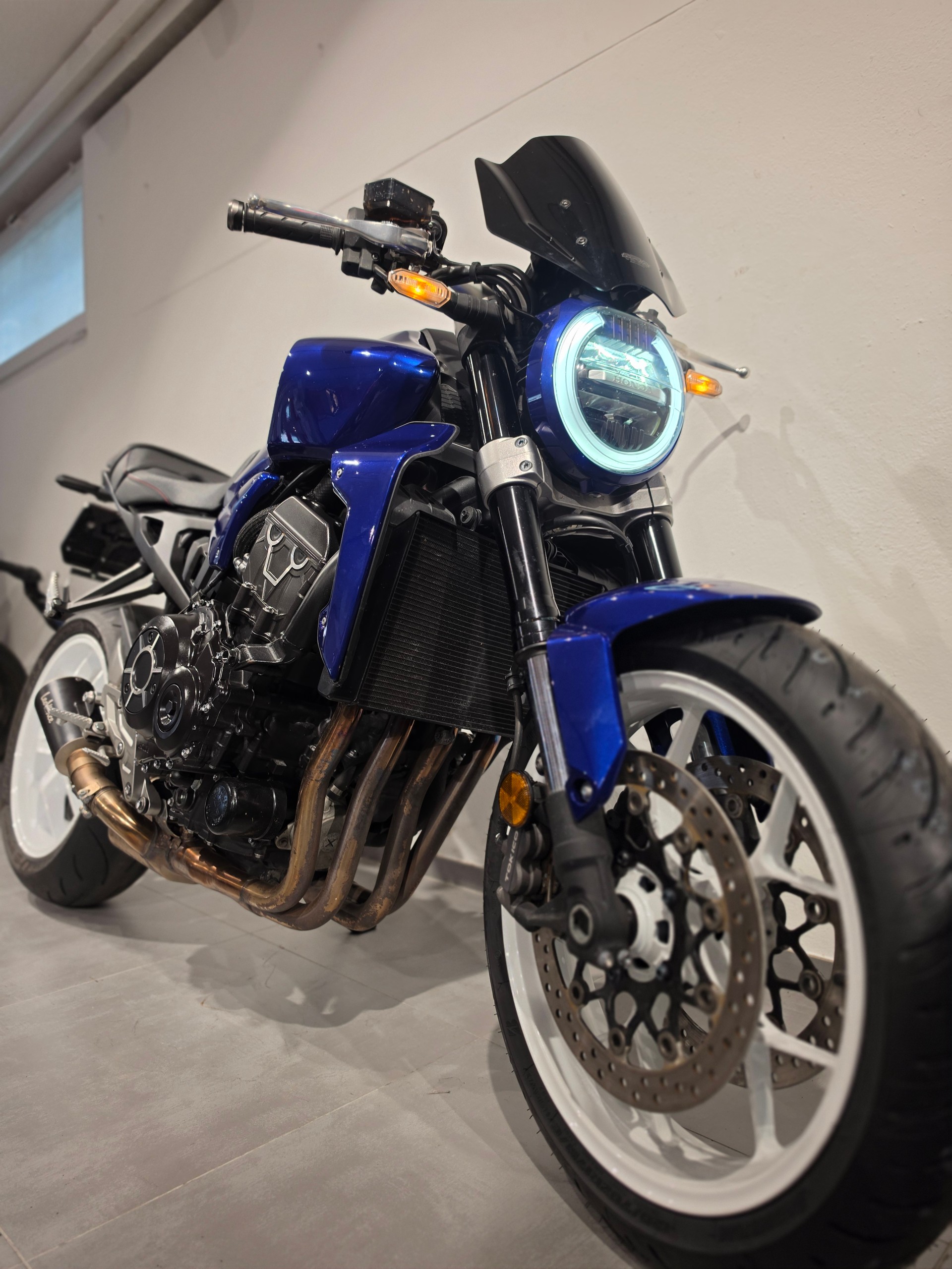 HONDA CB 1000 R ABS-image-1