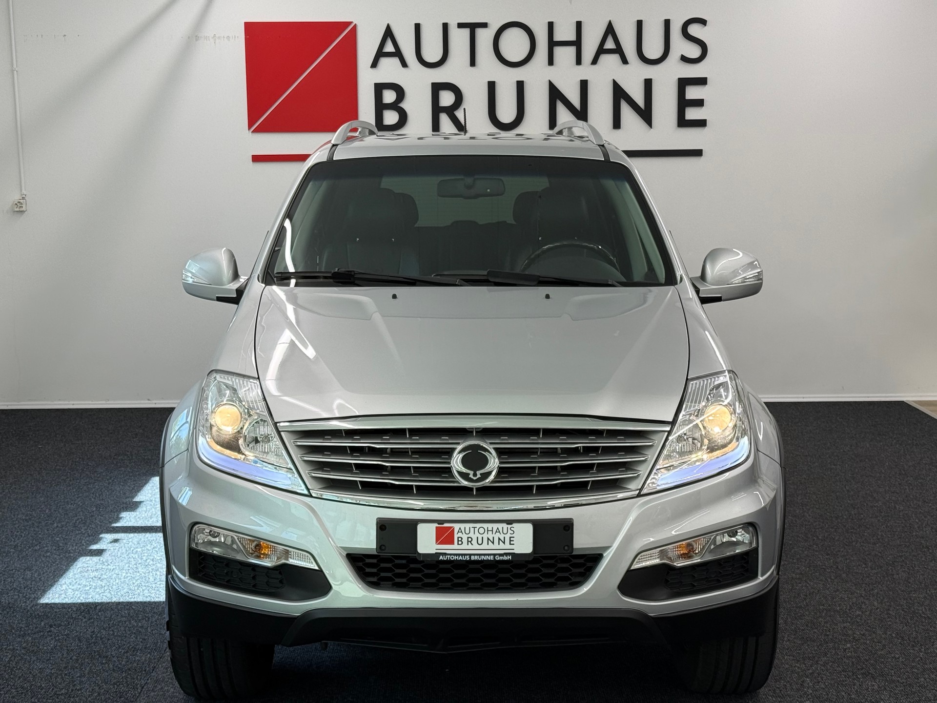 KGM-SsangYong Rexton RX200 e-XDi 4WD 7-Plätzer - AHK-showroom-element-1