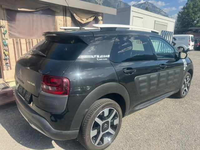 CITROEN C4 Cactus 1.2 e-THP Rip Curl-image-11