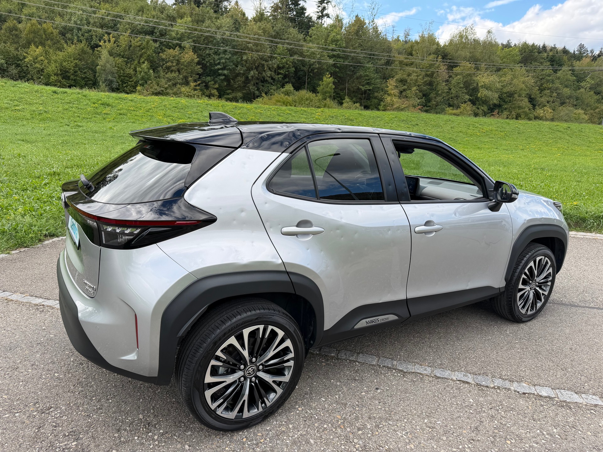 TOYOTA CH WAGEN YARIS CROSS1.5 ELEGANT e-CVT AWD-i . HAGELSCHADEN !! CH AUTO !! GARANTIE 10 JAHRE.-image-10